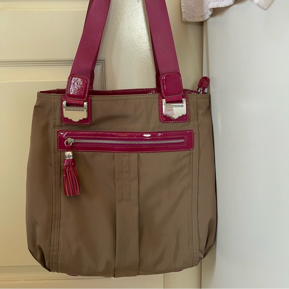 Brighton Tote - Picture 2 of 10